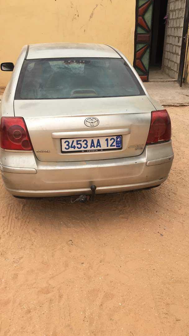 Avensis nouveau model 2004