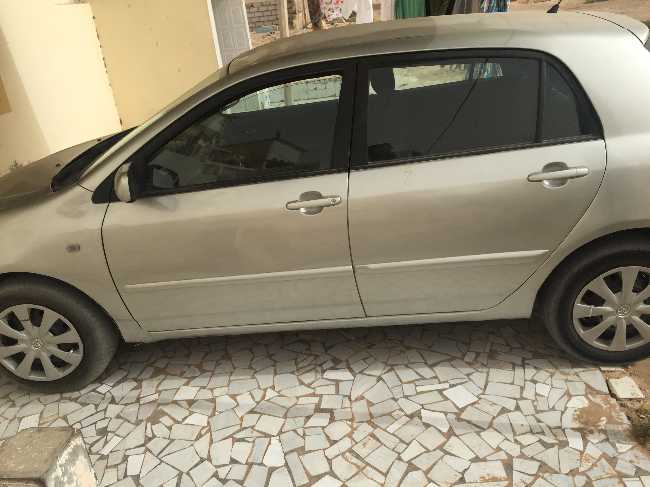 Corolla Zeyne silver coupé 