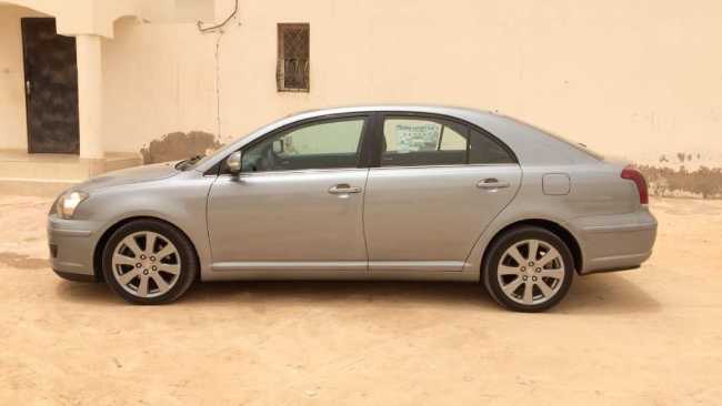 Avensis 2