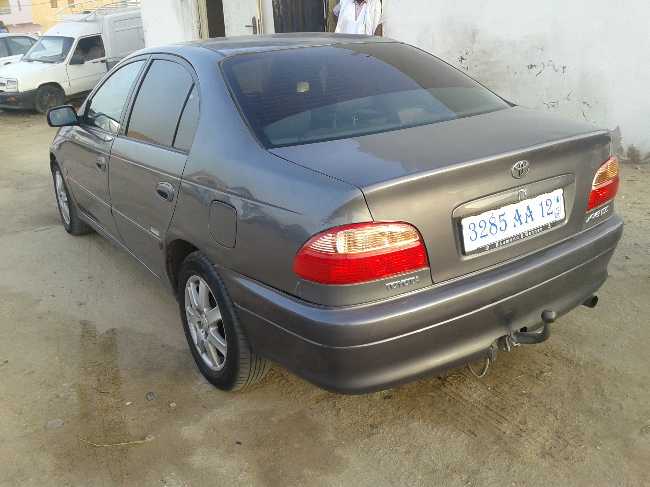 بيع avensis attika