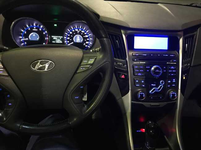 Hyunda Sonata. 2011  ‏ limited