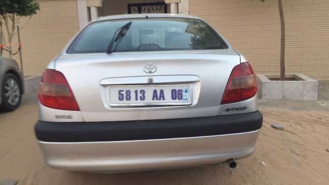 Avensis d4d  5 portes 