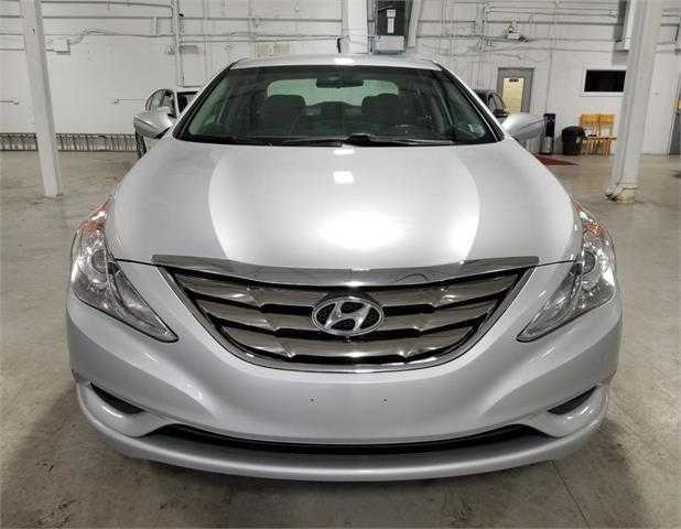 Hyundai sonata 2 011