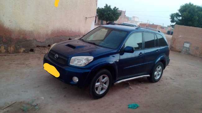 سيارة RAV4 2005 غير مجمركة