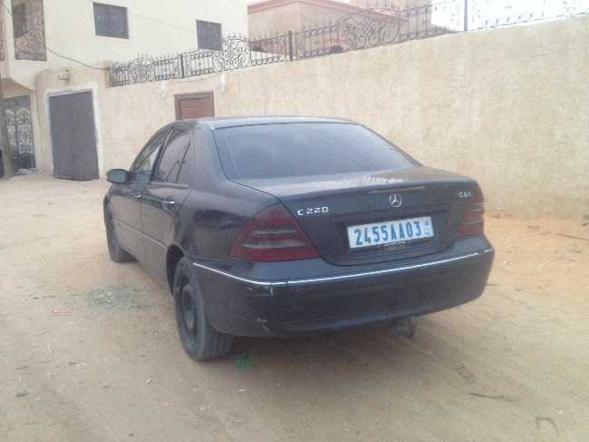 C220 boite automatiqueسيارة زينة مزالت اوراقها تامين