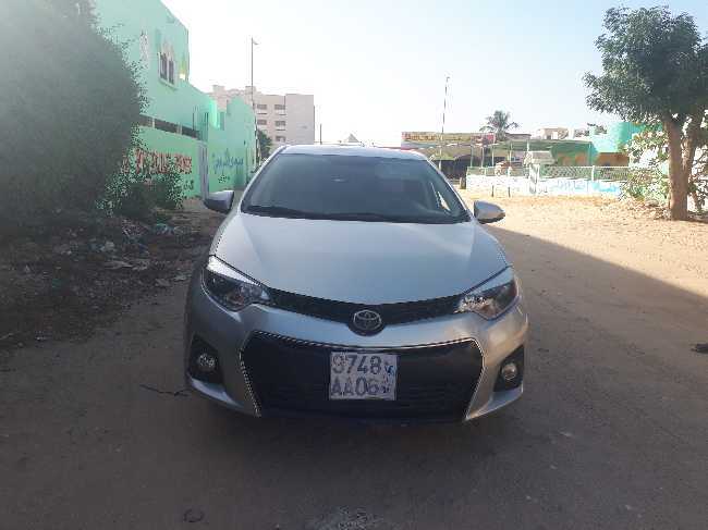 corolla 2014 LE automatique en exelent etat