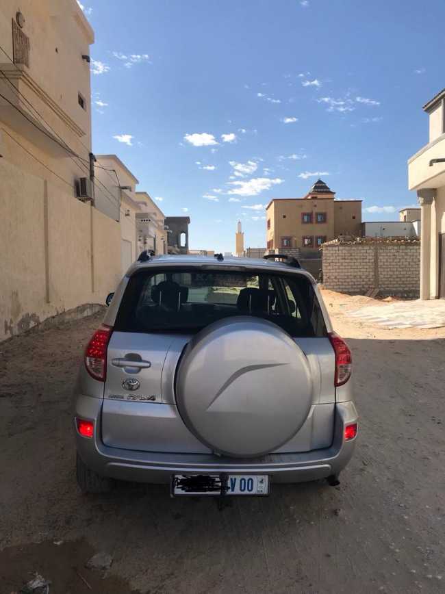 Rav4 2008 مزالت نظيفة وامديونة ديوانة شرعية 