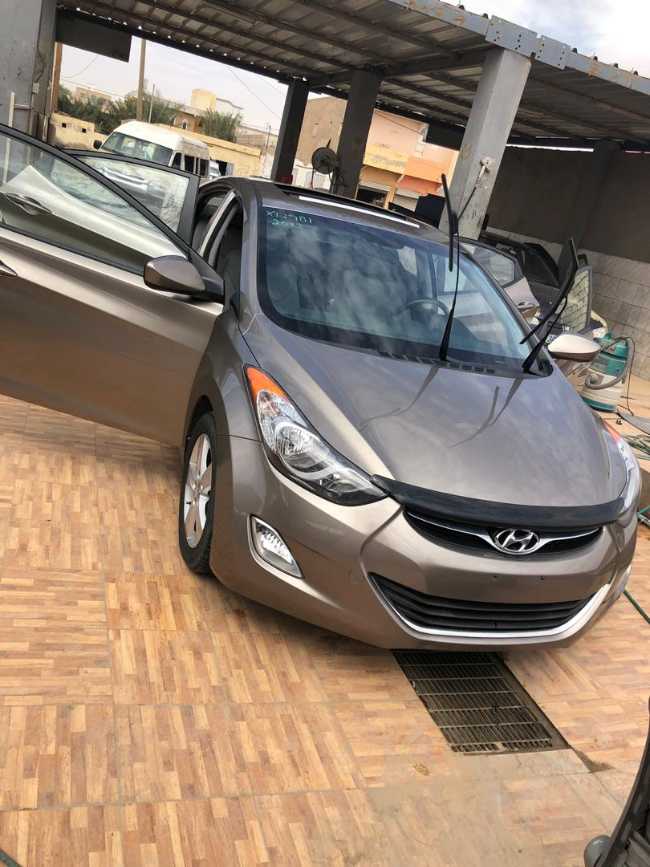 Hundai elantra 2013 essence automatic