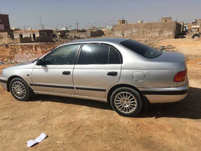 Toyota carina e