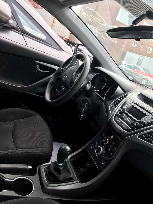 voiture à vendre Hyundai elantra modele 2016 