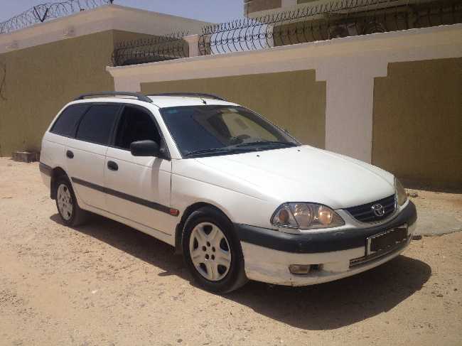 Avensis d4d break sous douan  en bon etat