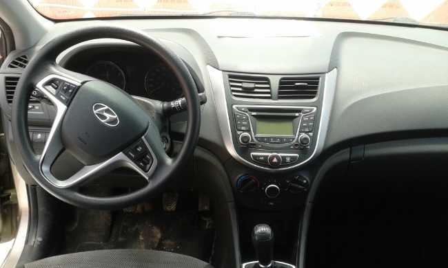 Hyundai accent 2012 essence