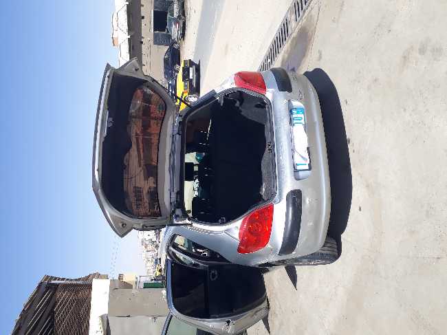 سيارة من نوع 307 voiture