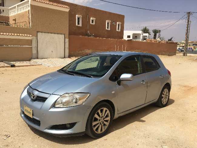 TOYOTA AURUS جديدة مزالت 