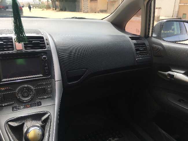 TOYOTA AURUS جديدة مزالت 