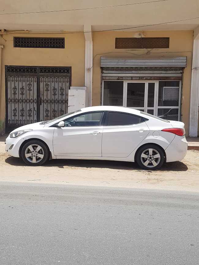 Hyundai elantra sous douane