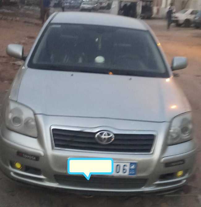 Toyota avensis 