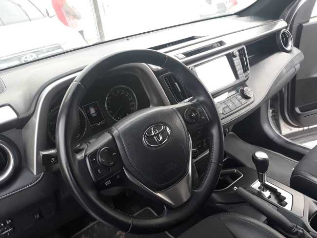 Rav 4Hybride 2016 essence boite automatique 