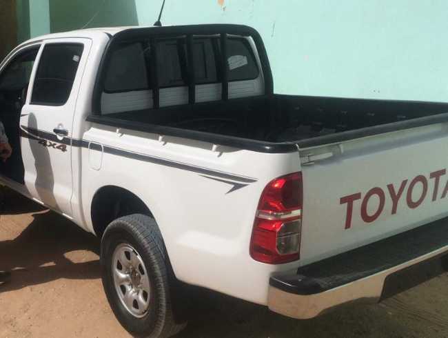   2015 مودل Toyota hilikes