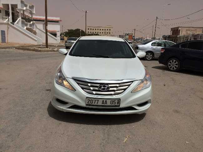 hyundai sonata en tré bon etat 20 77  AA  05