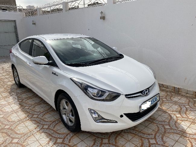  Hyundai Avante 2014 gazoile Automatique AB08