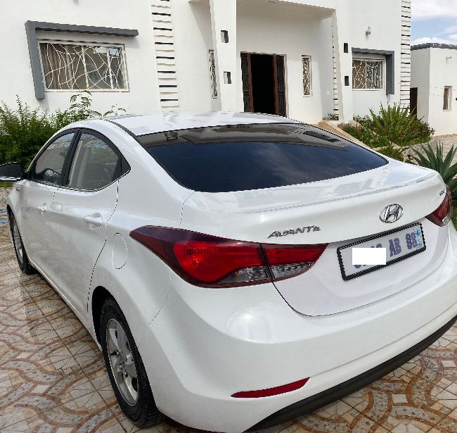  Hyundai Avante 2014 gazoile Automatique AB08