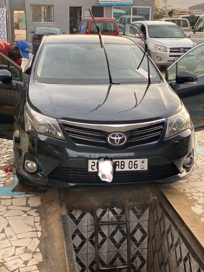 Toyota avensis 2012