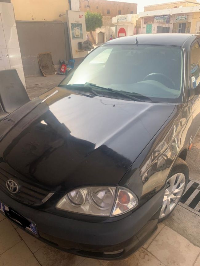 Avensis D4D  كيلماتيزير باردة مزالت زين