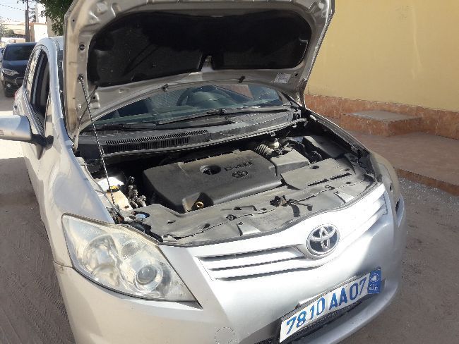 TOYOTA AURUS نظيفة 7800 AA07