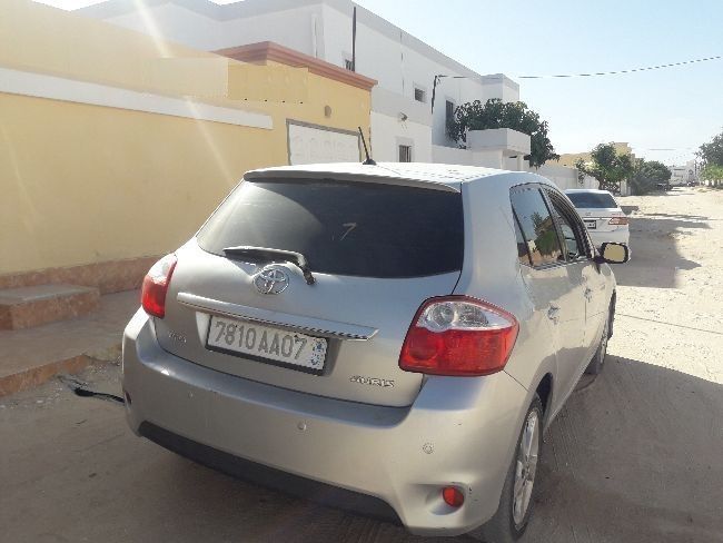 TOYOTA AURUS نظيفة 7800 AA07