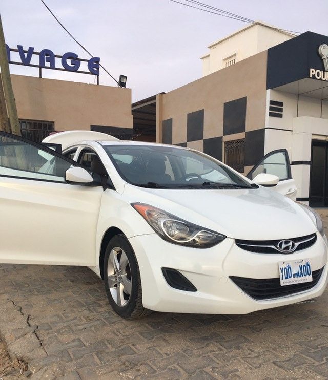  Hyundai  Elantra 7*** AX  