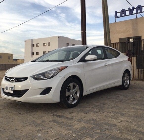  Hyundai  Elantra 7*** AX  