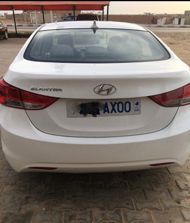  Hyundai  Elantra 7*** AX  