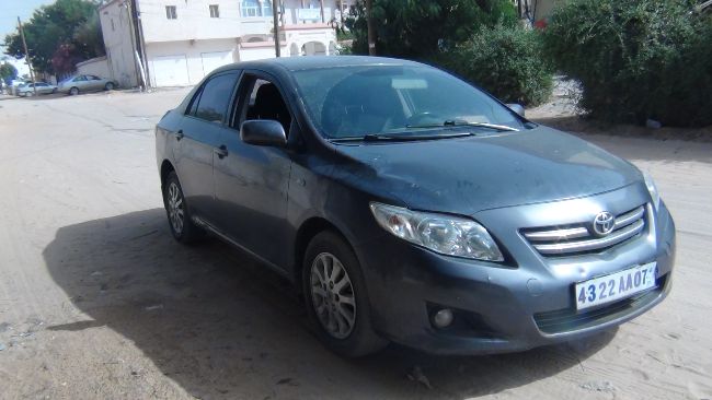 TOYOTA COROLLA  GASOI 5 VITESSES AA07 جديدة مزالت فرصة