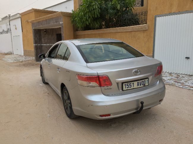 avansis d4d 2011 AV  en tré bon etat ماقط نسبقت نظيفة