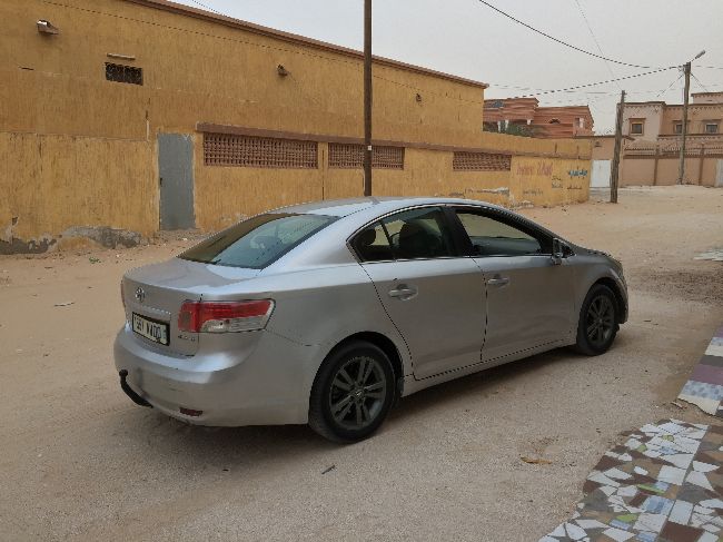 avansis d4d 2011 AV  en tré bon etat ماقط نسبقت نظيفة