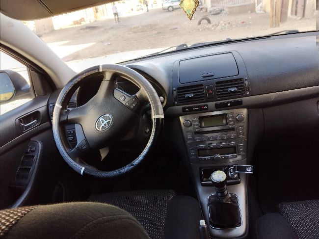 Vente Avensis 6 vitesses بيع افانسيس 6 فيتس