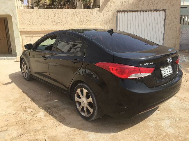 HYUNDAi ELENTRA 2014 en bon etat