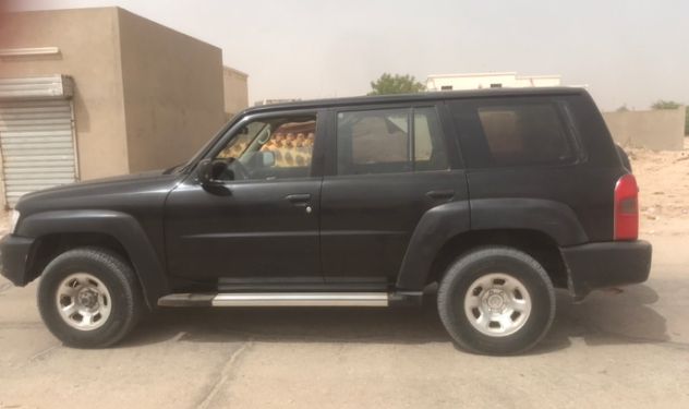 Nissan patrol 2012 نظيفة 