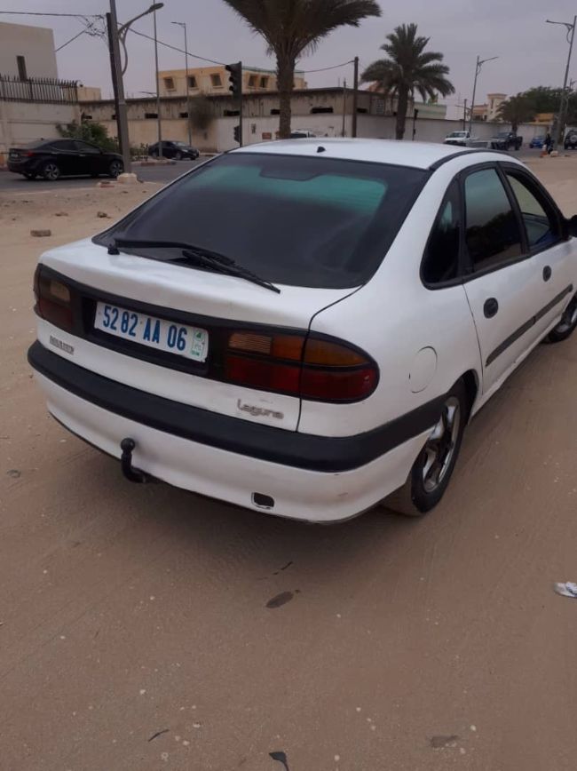 Renault Laguna moteur arrivage simple en très bon état