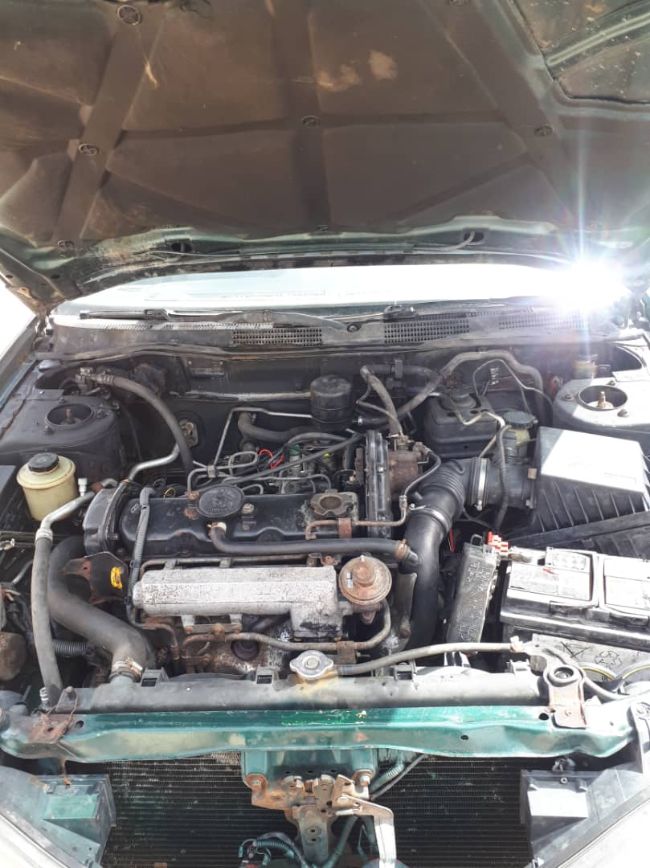 Nissan Primera P11 moteur arrivage simple en très bon 