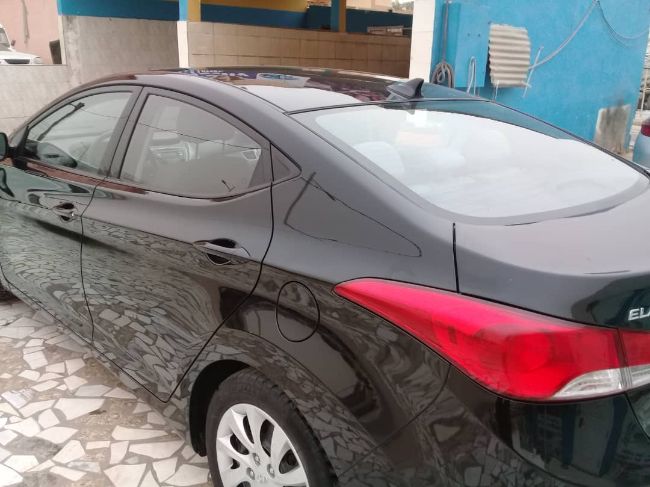 Hyundai Elantra 2013 Non immatriculé