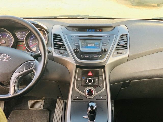 HYUNDAI ELANTRA 2015 FULL OPTION AB07