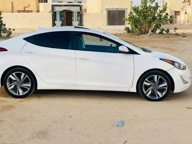 HYUNDAI ELANTRA 2015 FULL OPTION AB07