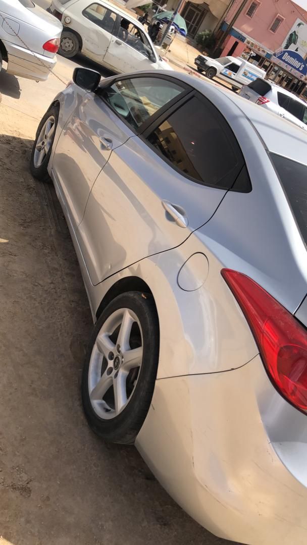 hyundai elantra 2012