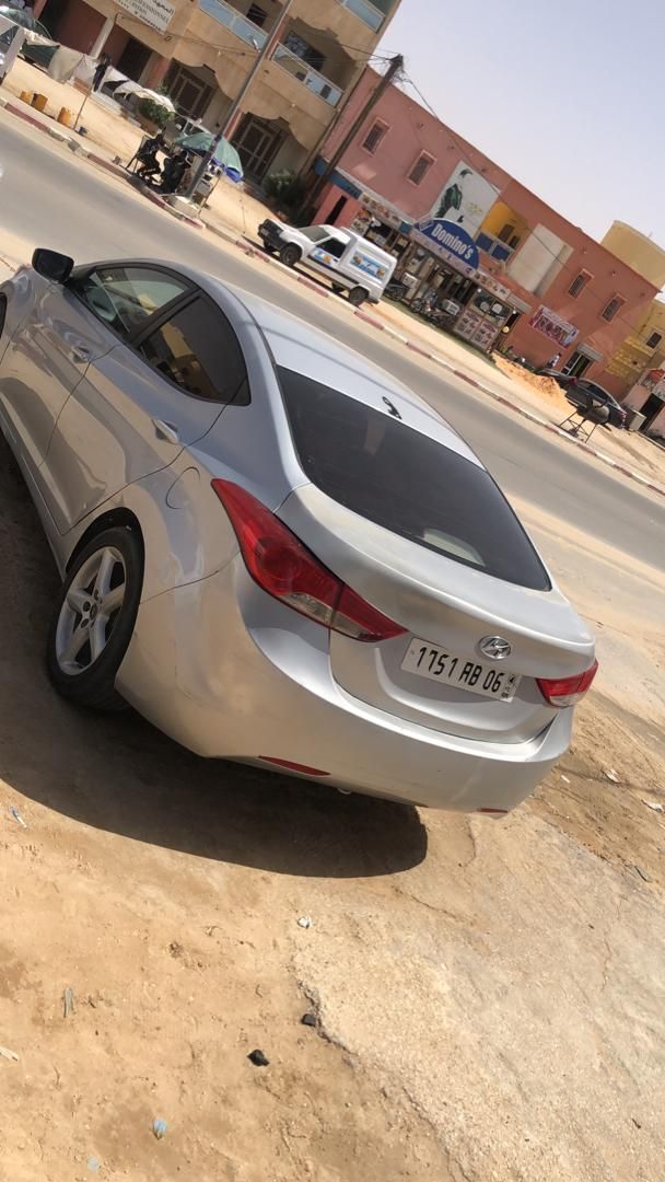 hyundai elantra 2012