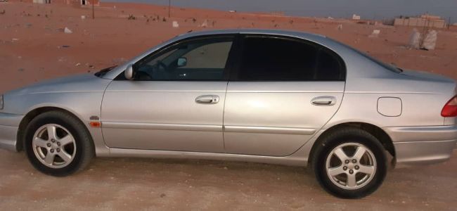 سيارة من نوع avensis attica غير مجمركة