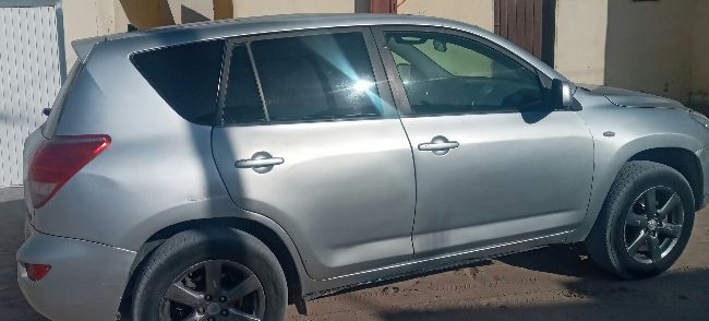 تويوتا Rav4 للبيع