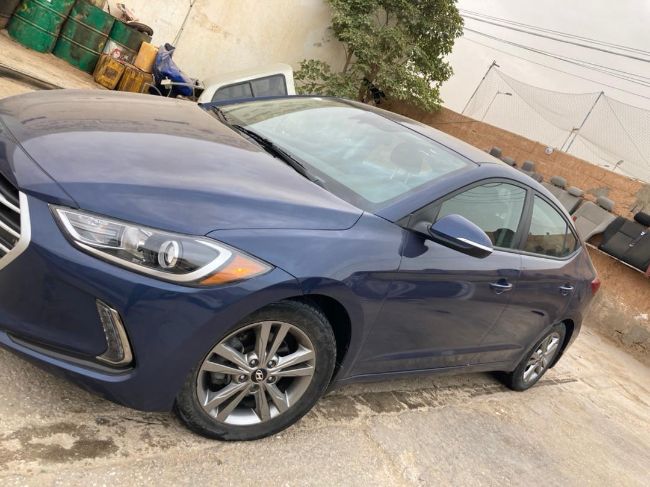 Hyundai Elantra 2017 مكيفنها وصلت من كندا (NEUVE)