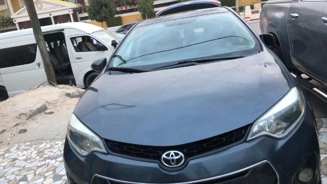 Toyota Corolla s 2015  مجمركه غير مرقمه ولها ملف جاهز